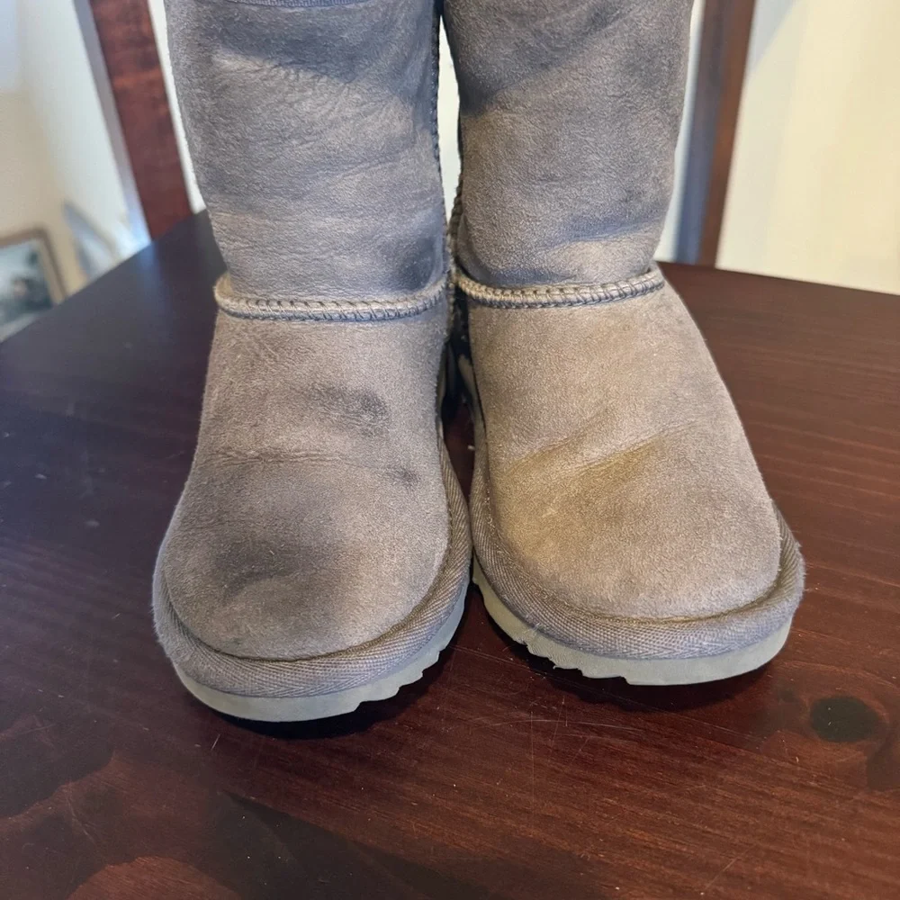 UGG  Kids Boots Gray size 12
